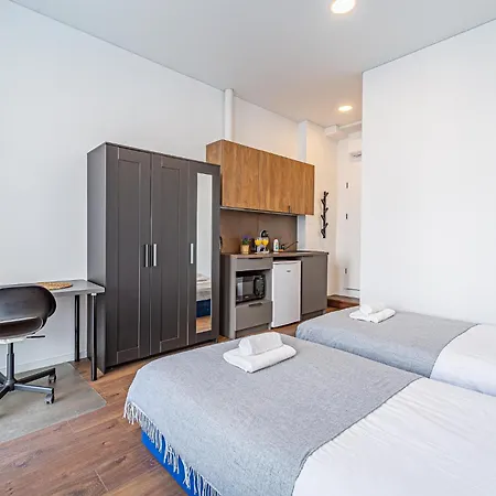 Uptown Nr 3 With Parking & Ac Apartment *